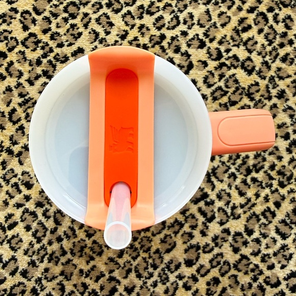 Stanley tumbler (30 oz) (NWT) - Picture 10 of 12